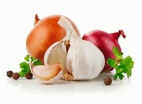 Cleaning with onion and garlic.